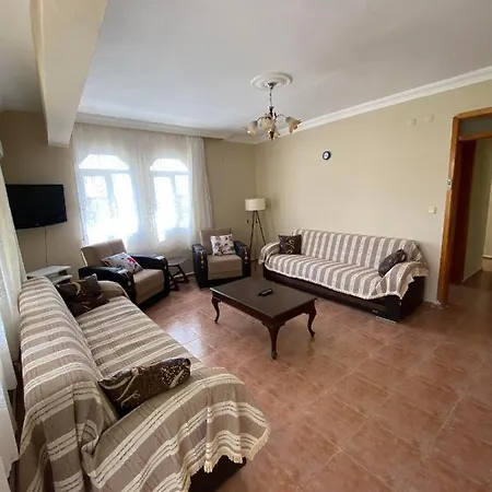 Huzur Guenluek Evleri 2+1 * ダッチャ